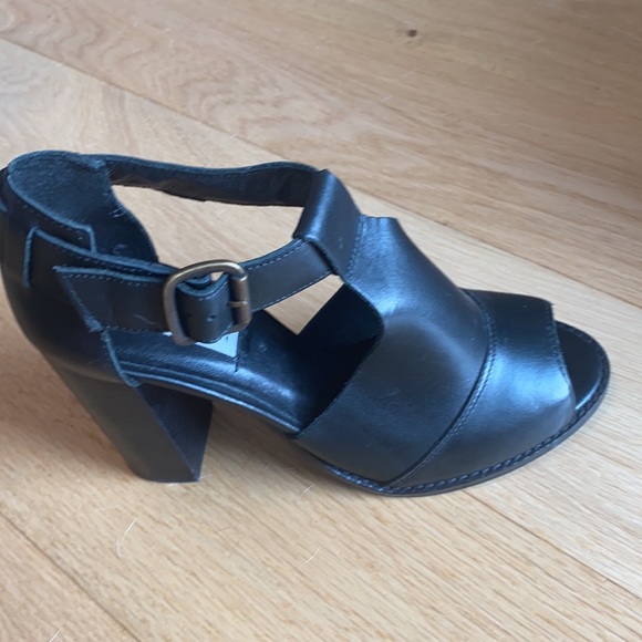 Steve Madden open toe buckle sandal bootie - Picture 2 of 4